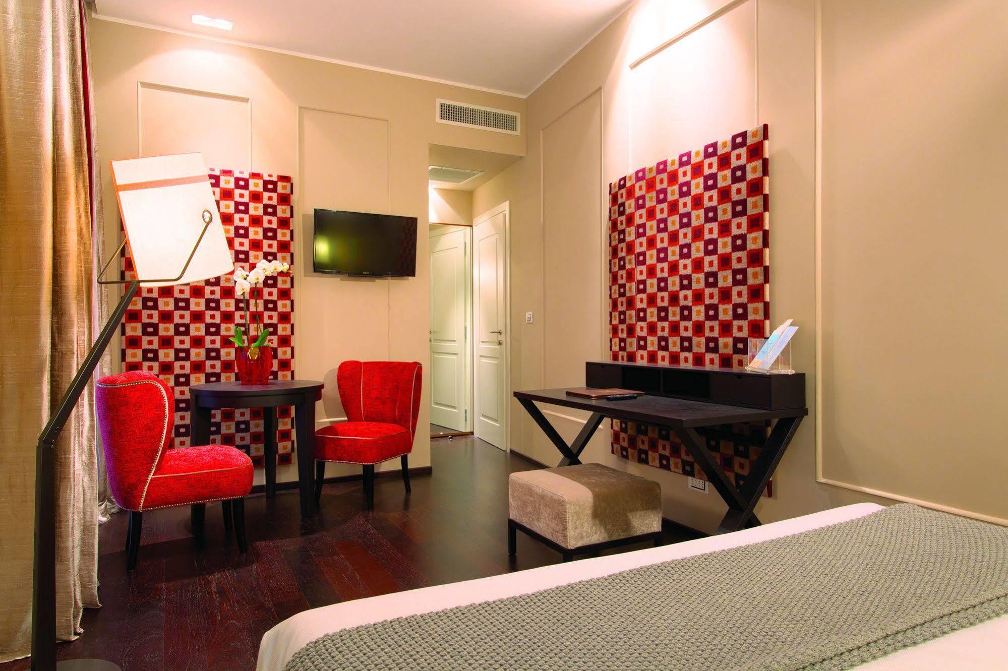 Stendhal Luxury